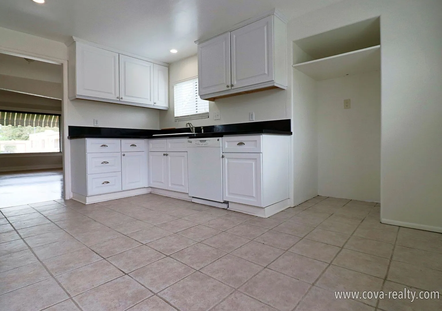 Charming Downtown Oxnard Home with Modern Amenities and Prime Location — Photo 4