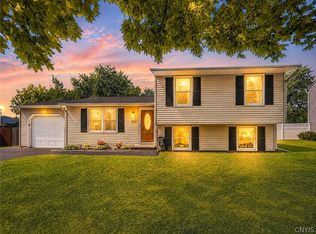 6243 Welland Ln, Cicero, NY 13039