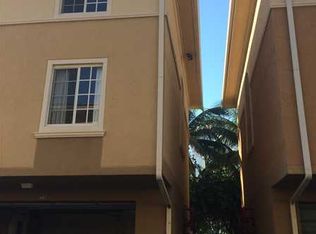 2911 NE 185th St #9, Miami, FL 33180