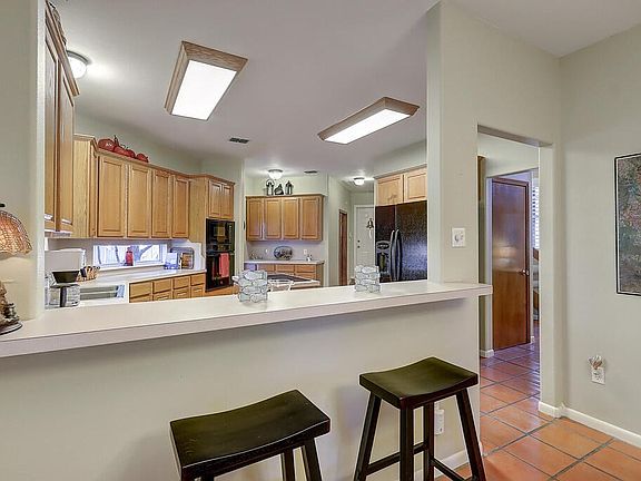 5th image of 2113 Harbor Ct