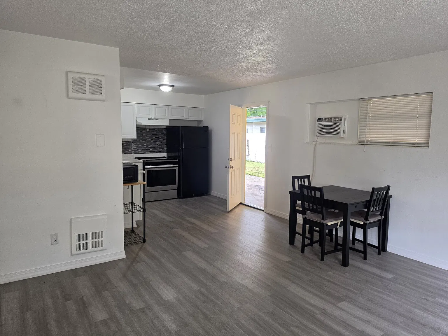 2 bed, 750 sqft, $1,495 — Photo 1