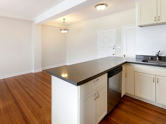 5th image of 100 Broderick St APT 502