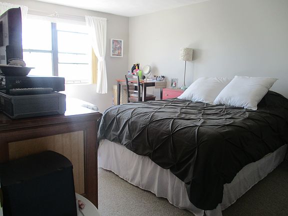 2nd image of 602 Pinewood Dr