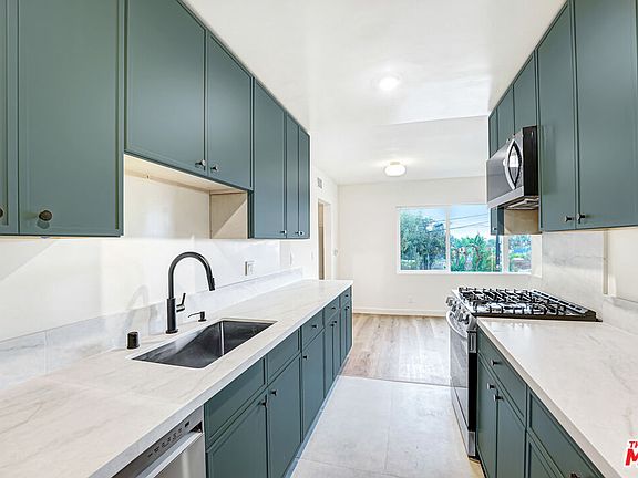 3rd image of 16185 W Sunset Blvd #2