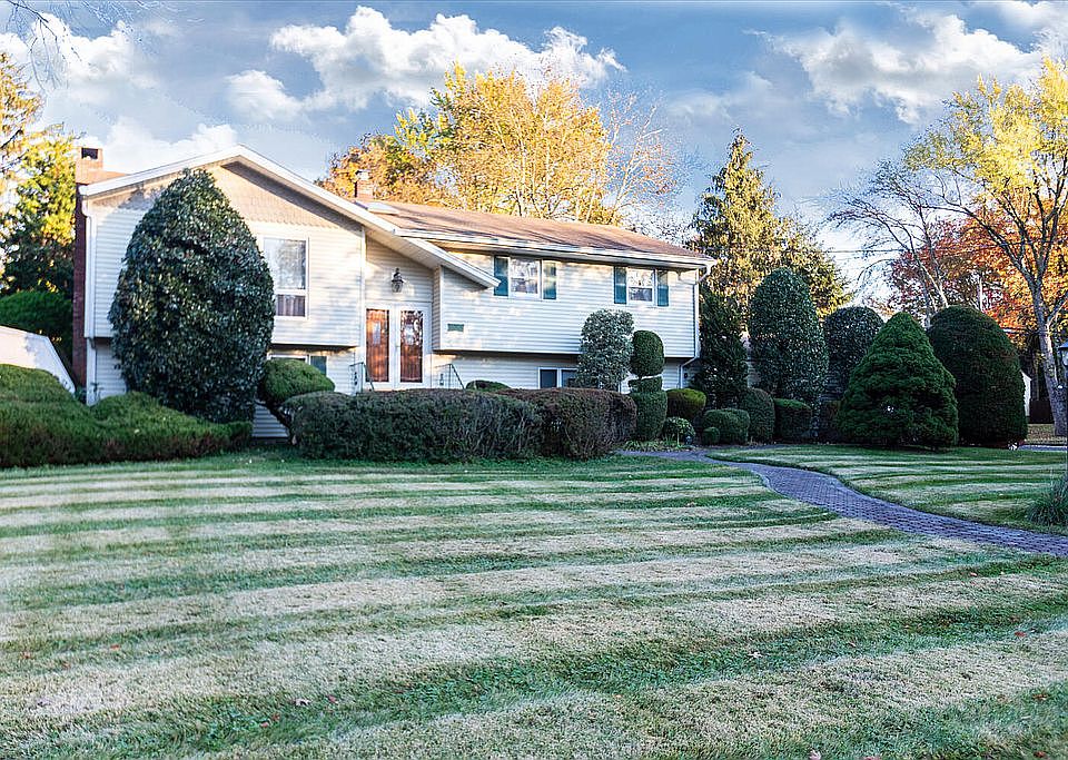 1st image of 620 Lamanna Dr