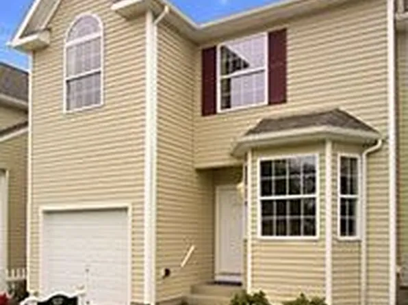 109 Kettles Ln, Medford, NY 11763