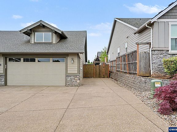 3rd image of 2198 Giovanni Ave S
