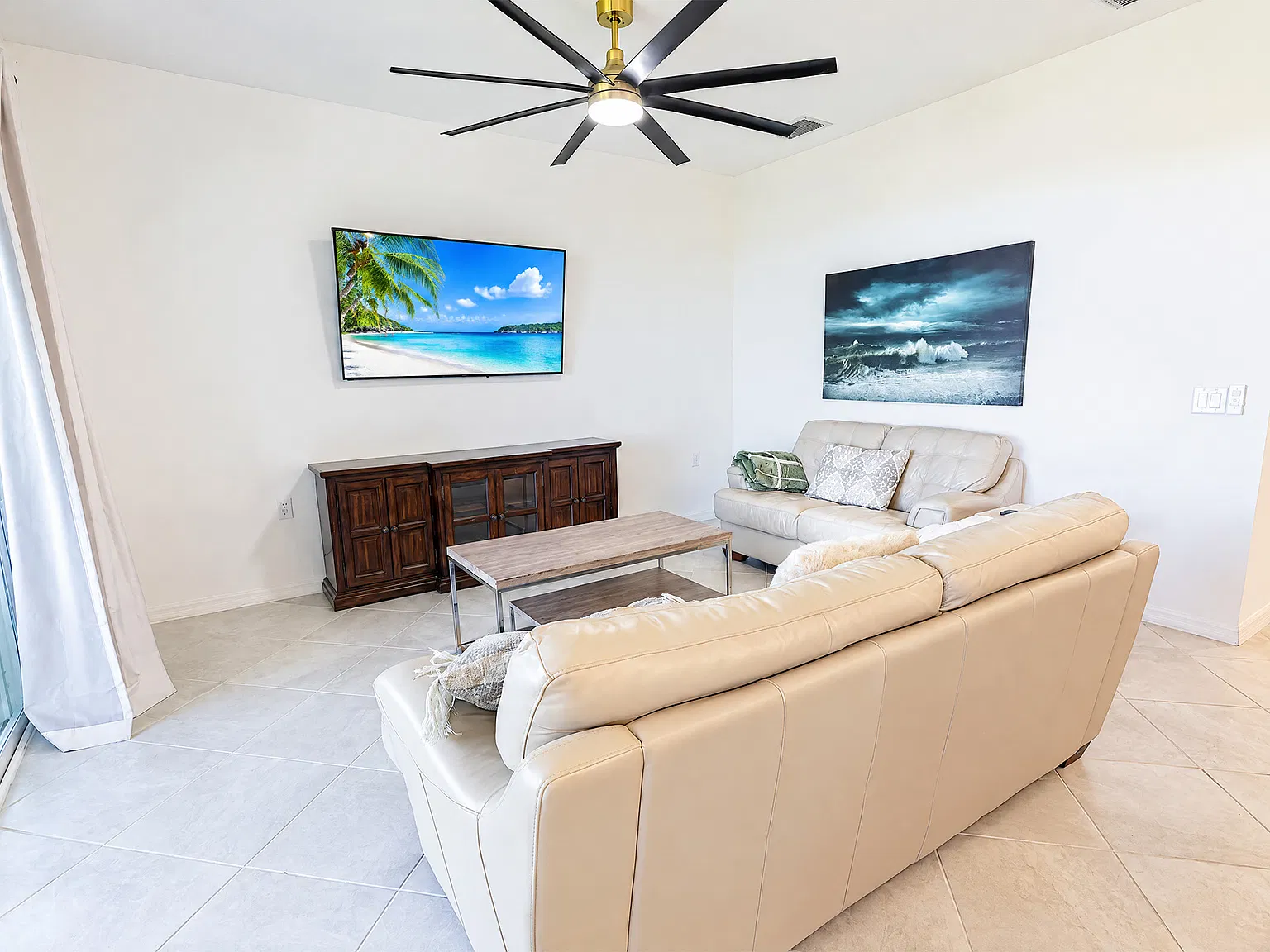 2 bed, 1200 sqft, $2,135 — Photo 2