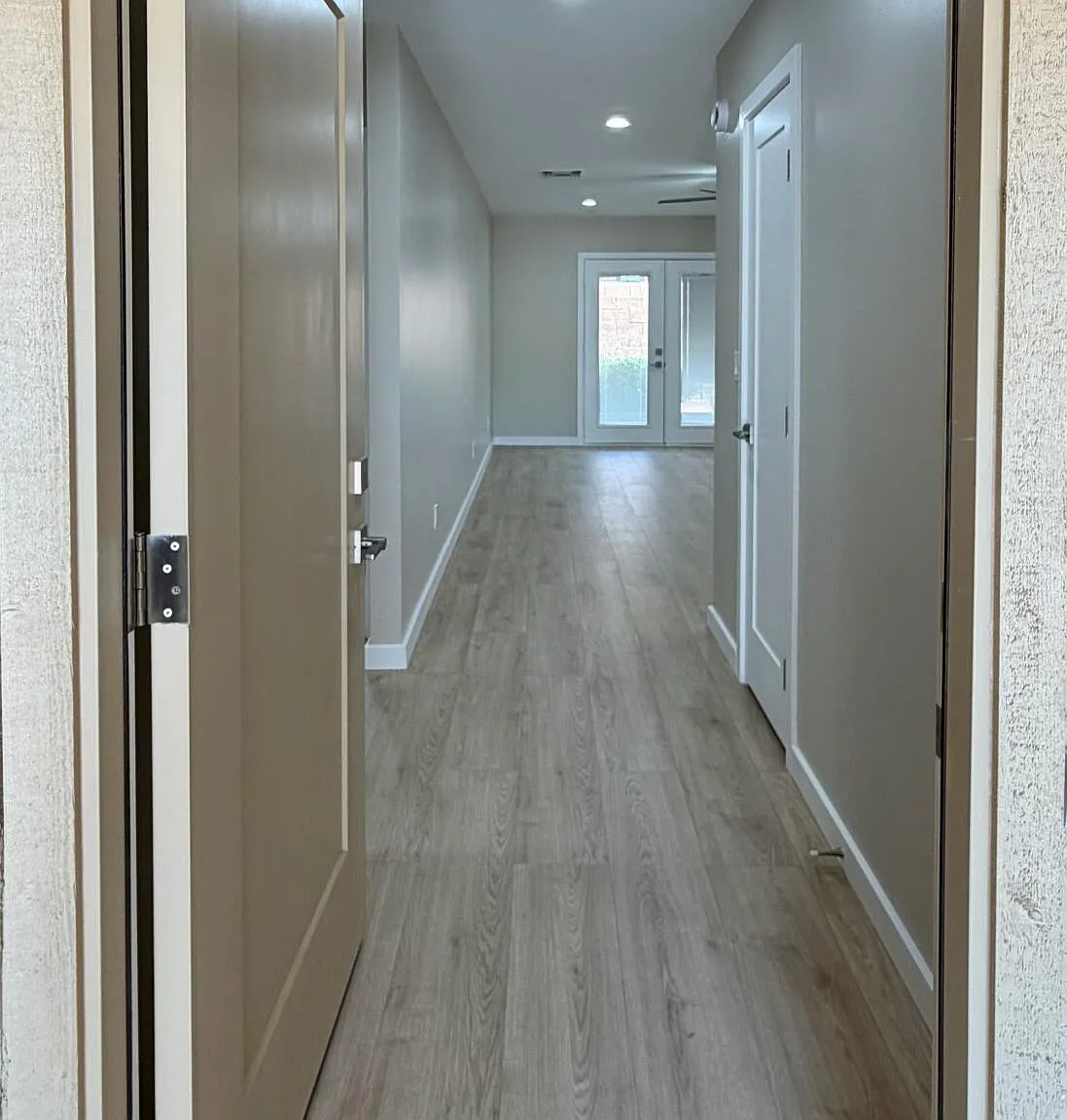 2 bed, 1099 sqft, $1,995 — Photo 2