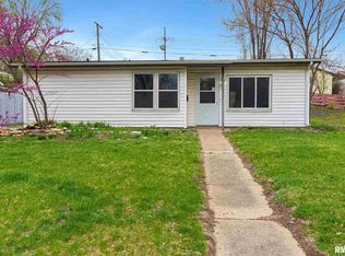 1515 Augusta St, Pekin, IL 61554