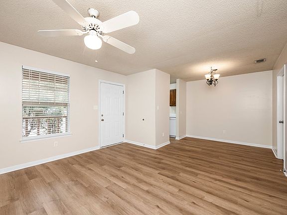 4th image of 1631C Valparaiso Blvd