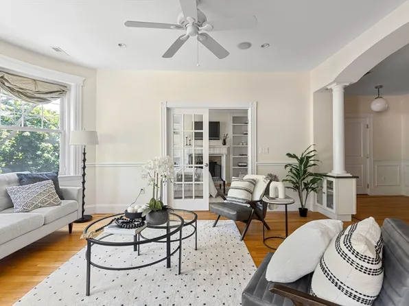 14 Marshal St #3, Brookline, MA 02446