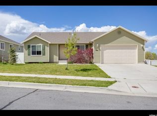 868 S Cambridge Dr, Tooele, UT 84074