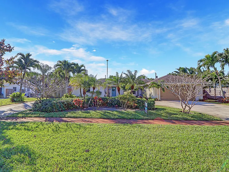5140 Laird Ln — Photo 1