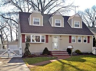 1918 Miller Pl, Merrick, NY 11566