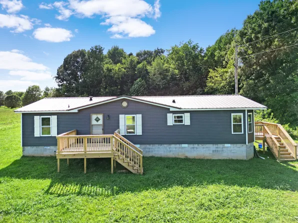 6800 Williams Rd, Cross Plains, TN 37049