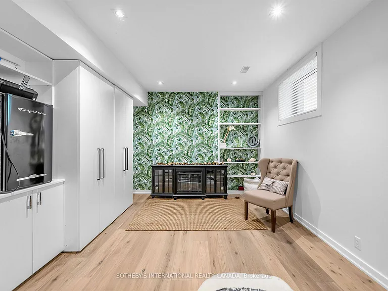 30 Regal Rd — Photo 16