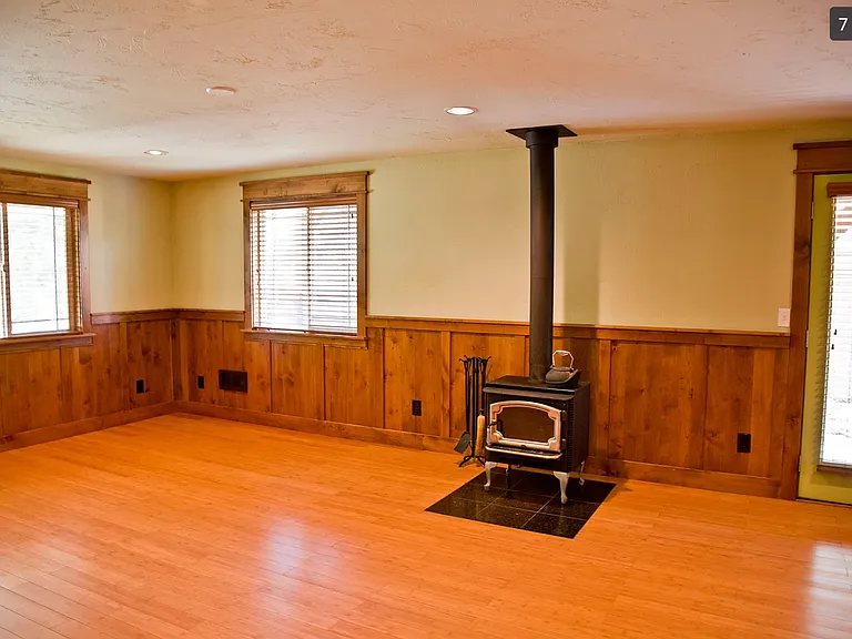 1306 NW Fresno Ave — Photo 6