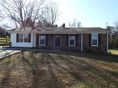 1112 Piedmont Ln, Pinnacle, NC, 27043