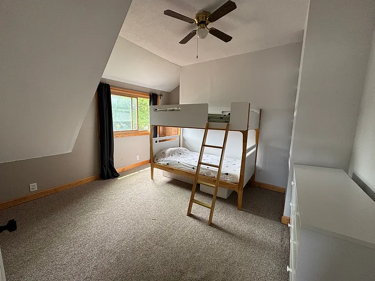 Upstairs bedroom 2