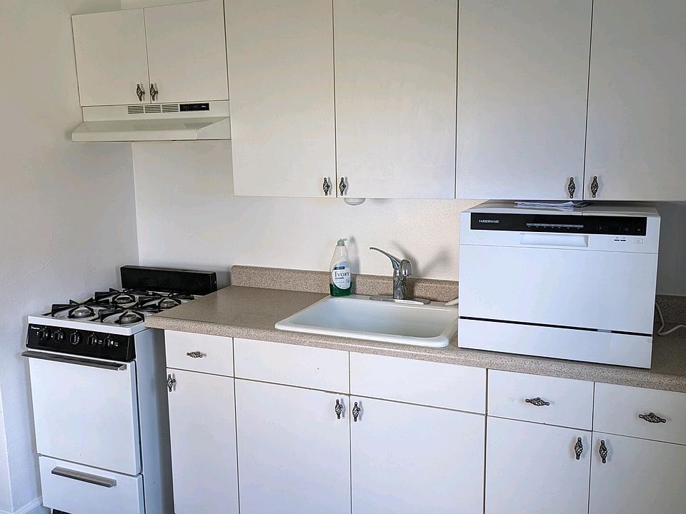 1st image of 1009 Woodlawn Ave #B