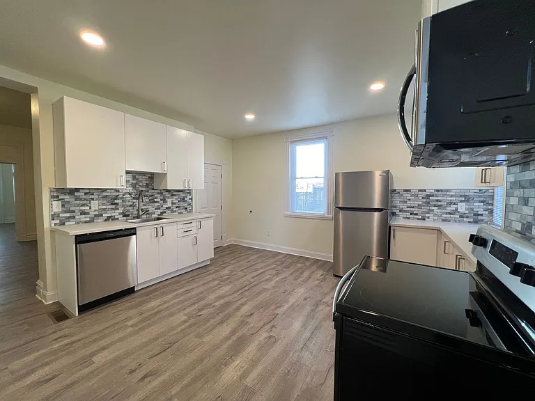 2217 Spring St #1 — Photo 20