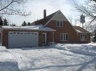418 1st St N, Wahpeton, ND 58075