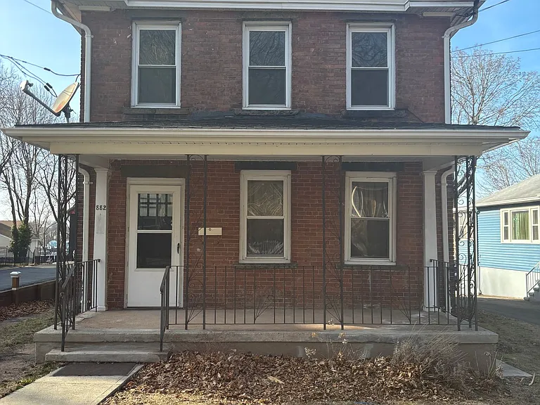 882 Quinnipiac Ave — Photo 2