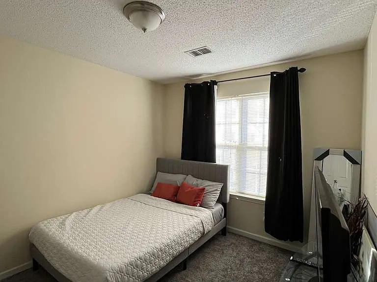 6956 Gallant Cir SE — Photo 8