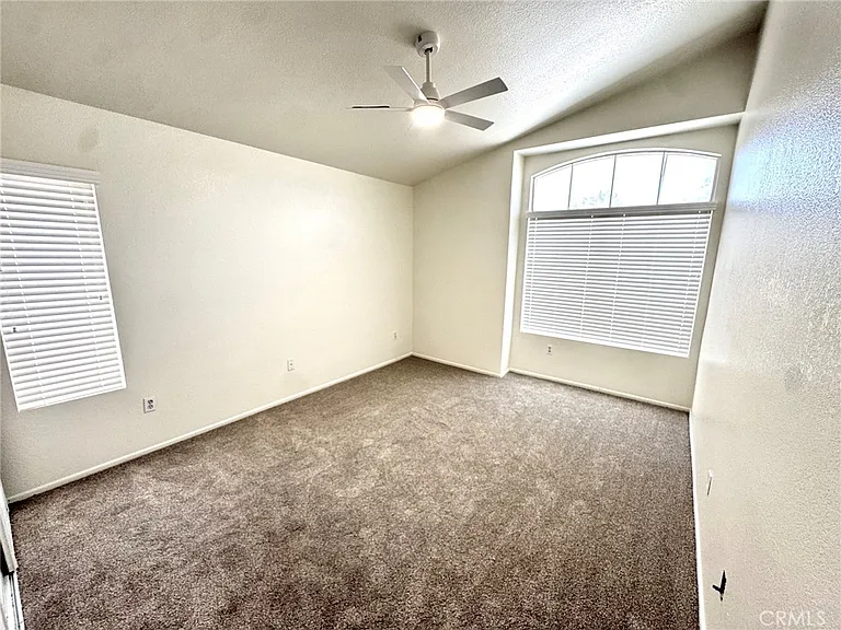 12789 Yorkshire Dr — Photo 25