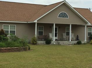 1530 Dixon Cir, Blackshear, GA 31516