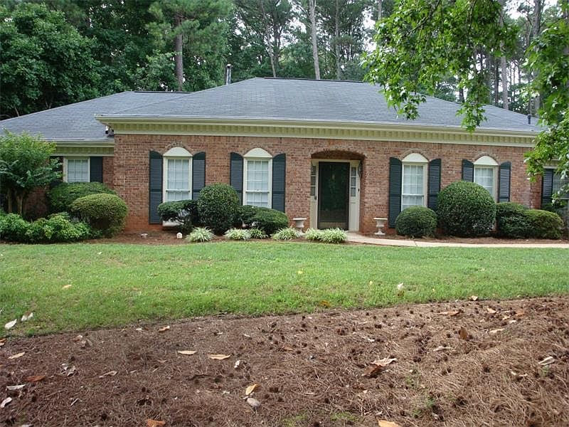 1st image of 2642 Kenwood Dr