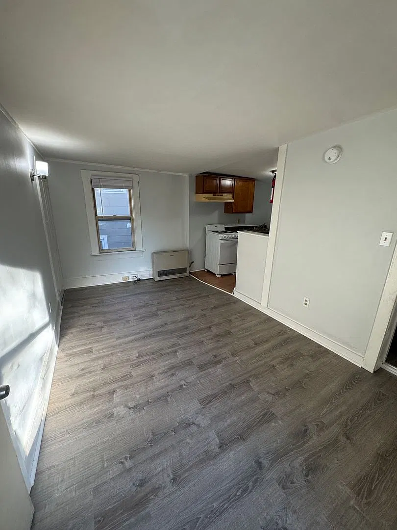 120 Main St. — Photo 4