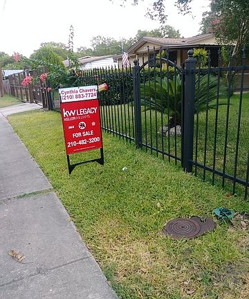 3rd image of 322 Segura St