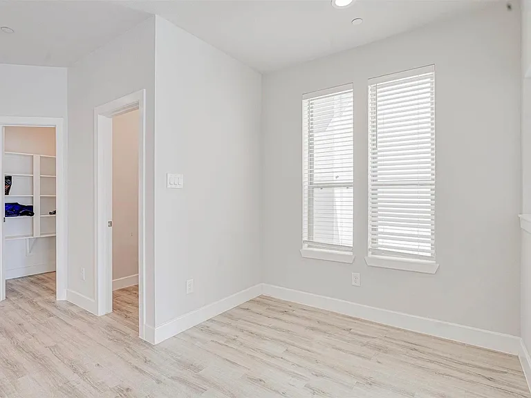 389 N Centro Cir #B — Photo 5