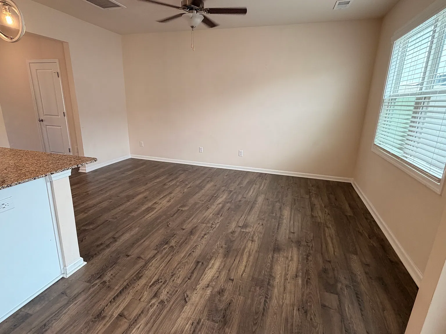 3 bed, 2.5 bath, 1457 sqft, $1,450 — Photo 4