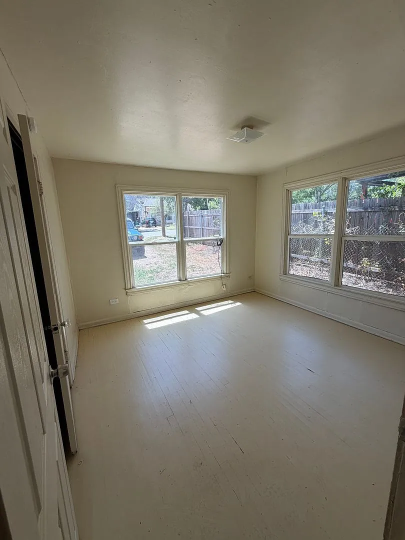3709 Beverly Dr — Photo 4
