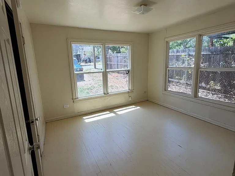 3709 Beverly Dr — Photo 4