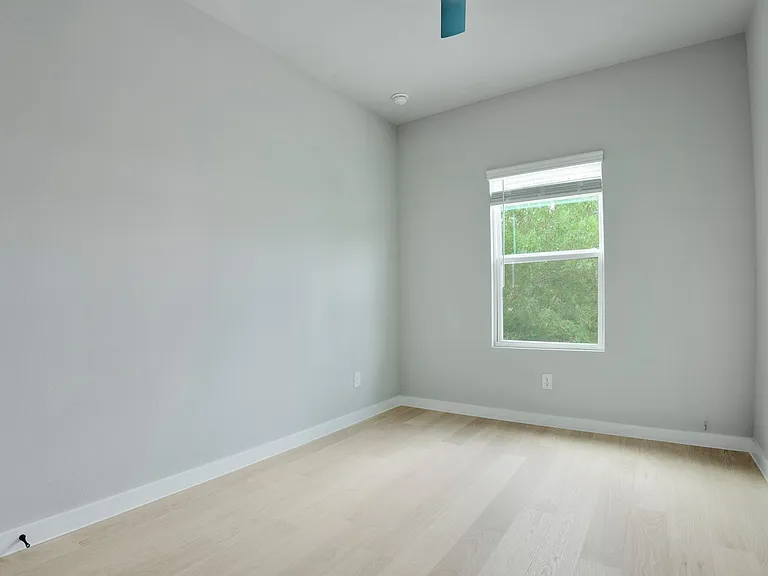 525 Dakota St — Photo 27