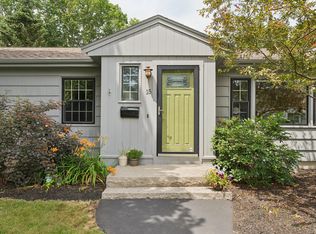 15 Cheverus Rd, Cape Elizabeth, ME 04107