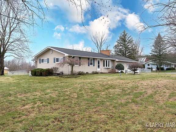 3rd image of 11081 Long Lake Dr NW