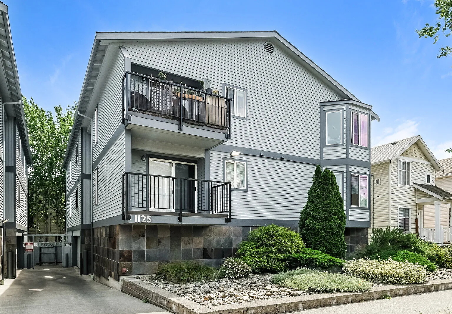 **Updated 2-Bedroom Condo with Secure Parking** — Photo 1