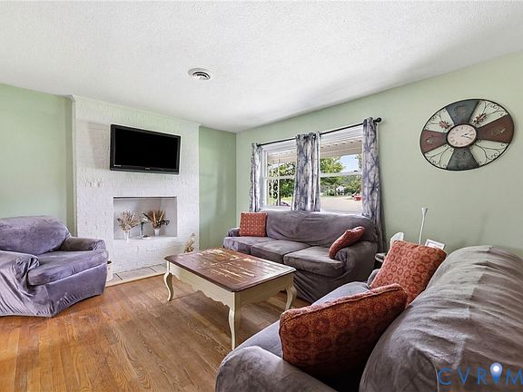 5th image of 307 Kent Ave