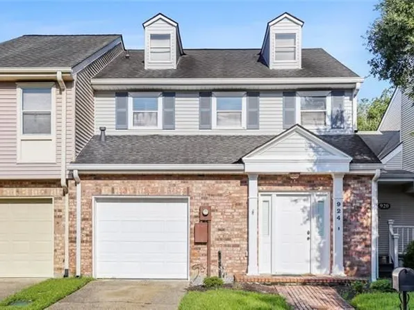 924 Old Metairie Pl, Metairie, LA 70001