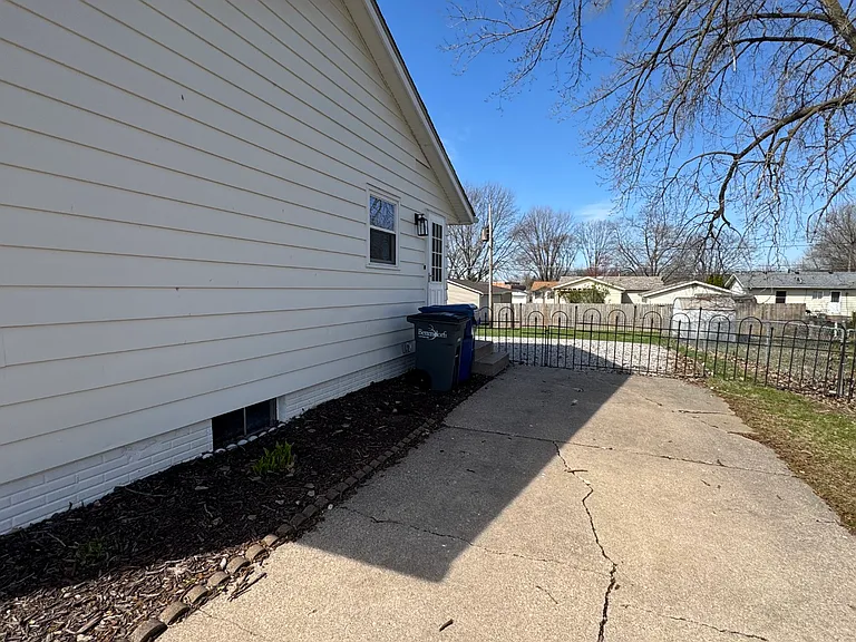 2319 Pinehurst Dr — Photo 23