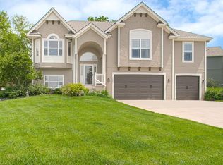 1001 Aspen Dr, Liberty, MO 64068