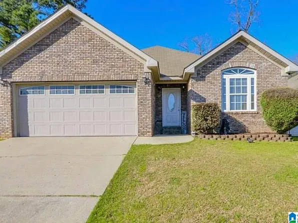 5020 Smithfield Cir, Northport, AL 35473