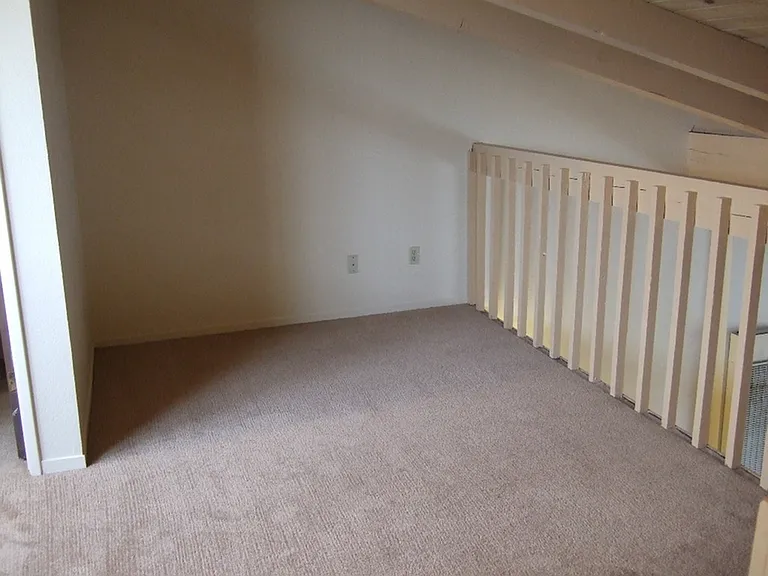 Plumas Garden Apartments — Photo 12