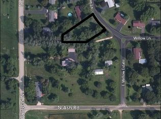 12613 Willow Ln, Genoa, IL 60135