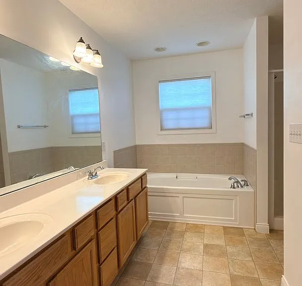 1036 Edgerton St — Photo 19